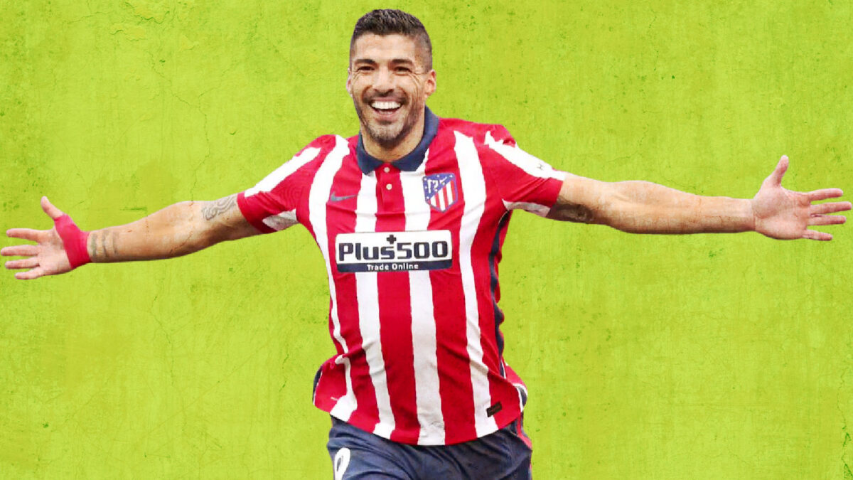 Luis Suarez celebrating after scoring a goal against Valladolid