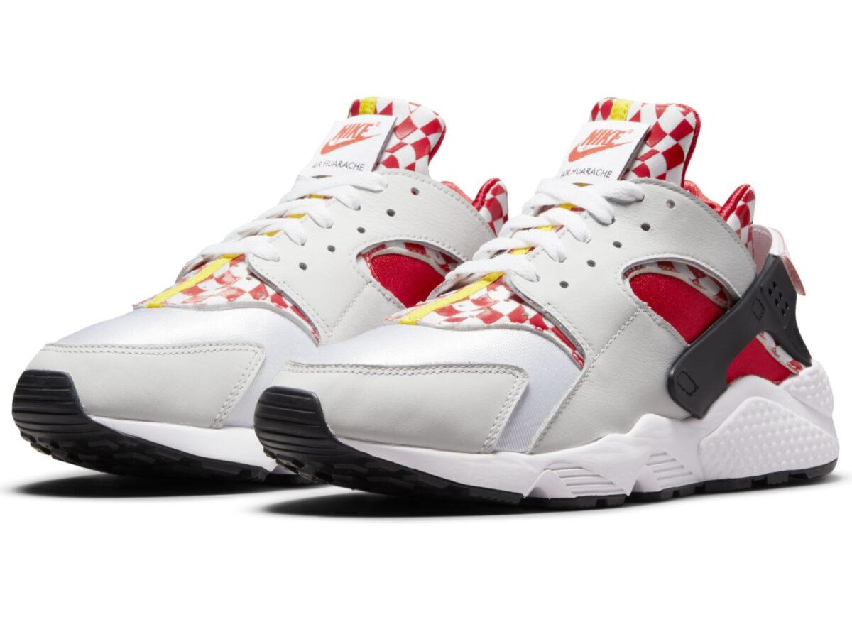 Nike X Liverpool FC Air Huarache sneakers