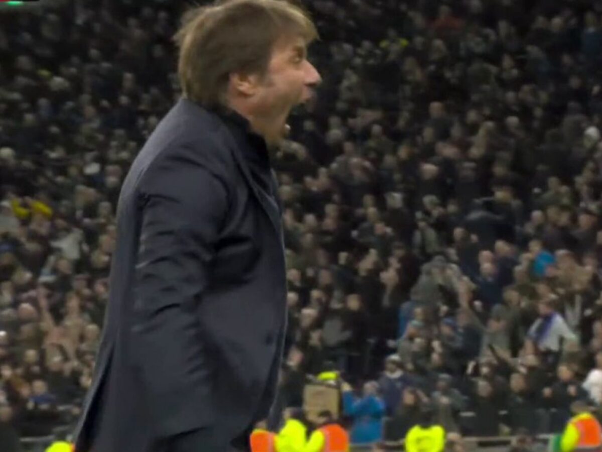 Antonio Conte's passionate reaction at full-time after Leeds United win