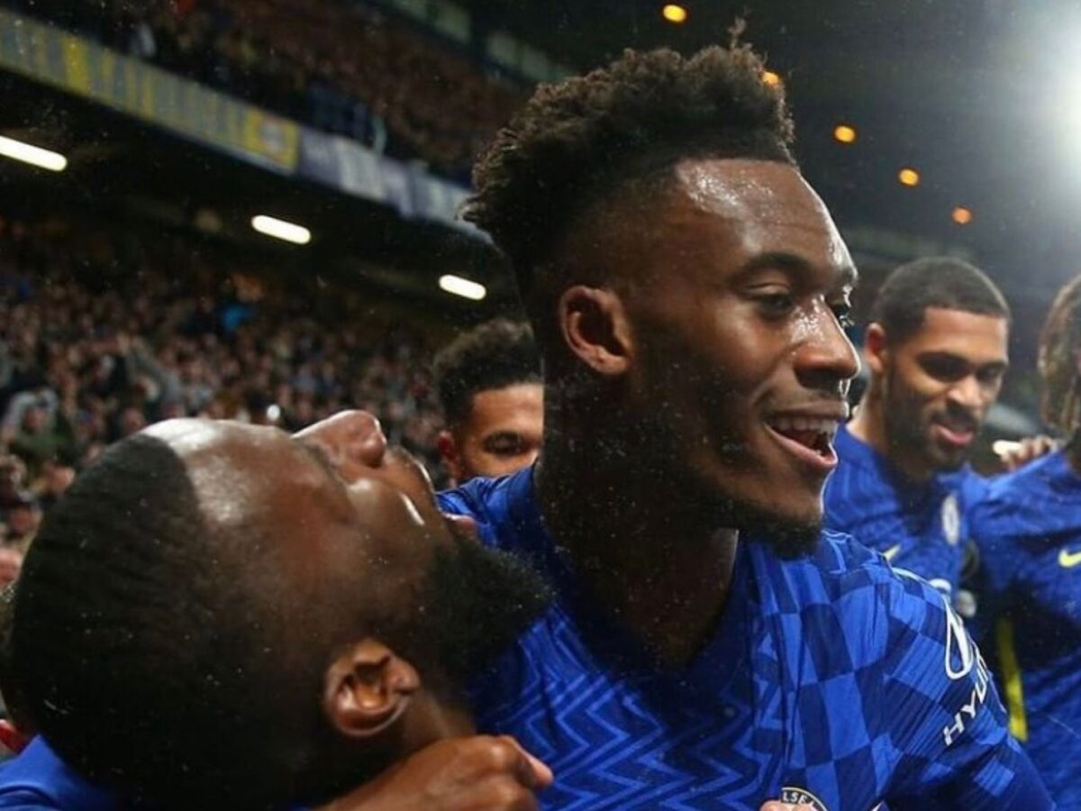 Callum Hudson-Odoi celebrates with Chelsea players