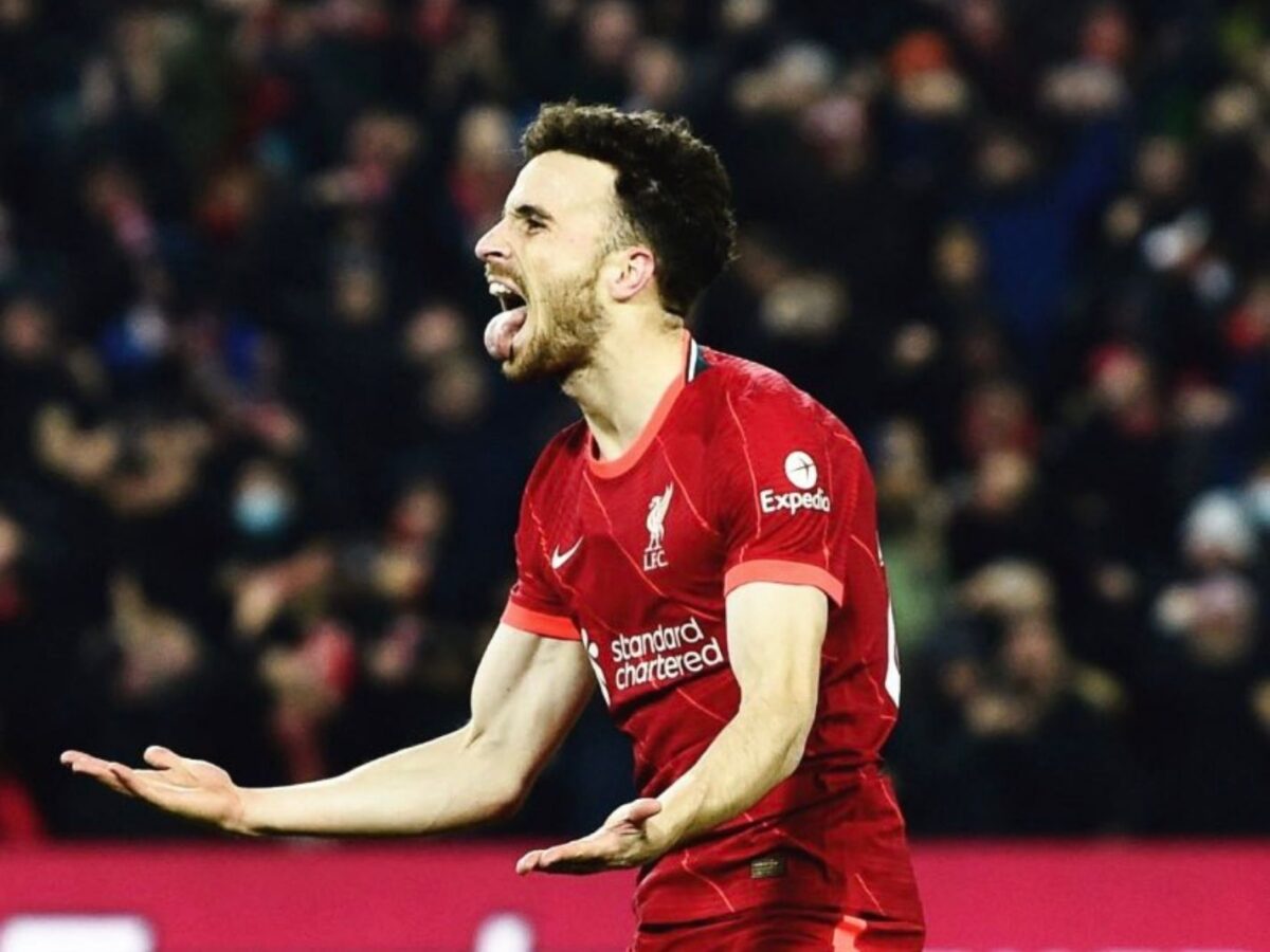 Diogo Jota winds up Leicester City fans after scoring winning penalty in Carabao Cup