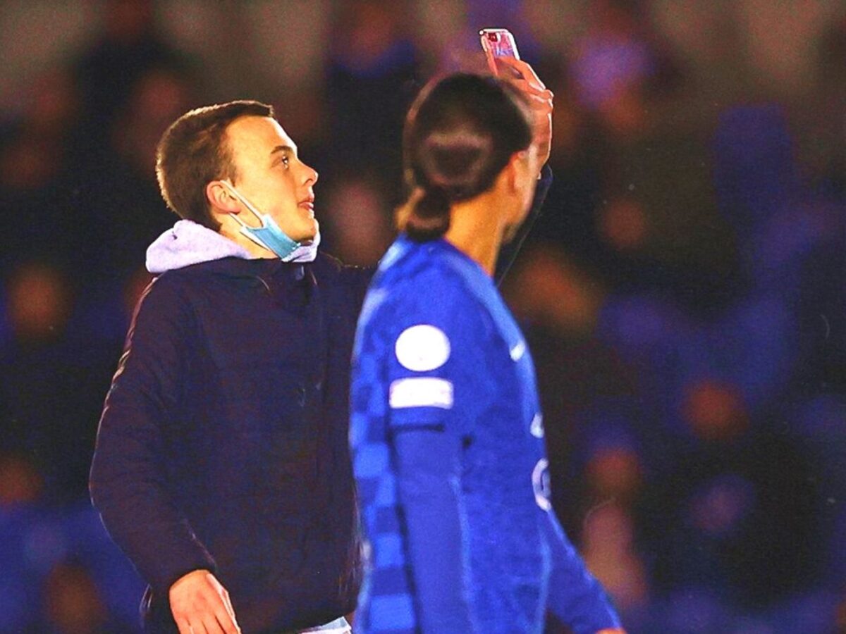 Sam Kerr shoulder dropped a pitch invader in her Champions League match