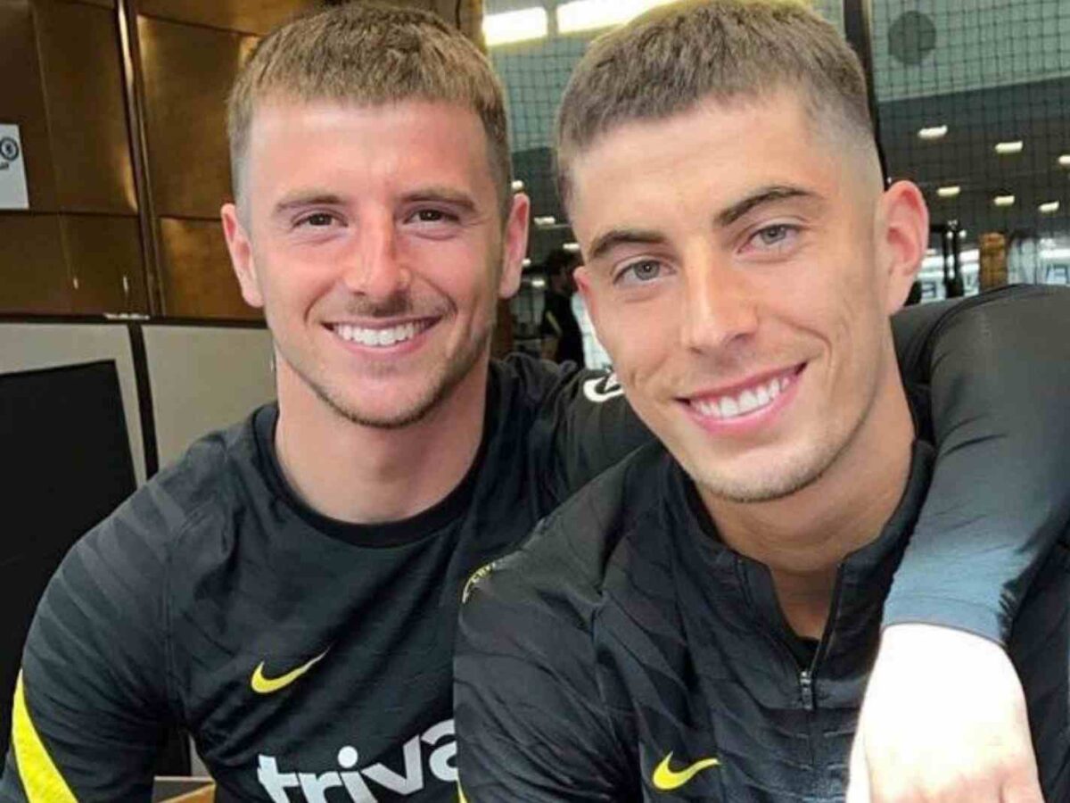 The photo shows Mason Mount and Kai Havertz showing off their similar hairstyles.