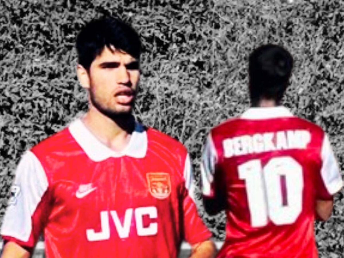 Tennis player Carlos Alcaraz wearing retro Nike Arsenal JVC kit with Dennis Bergkamp at the back