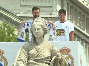 Did Real Madrid Really Steal The Tradition of Celebrating Trophies at Plaza Cibeles From Atletico