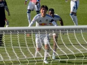 Ao Tanaka Inspired a Memorable Chant on His First Day at Leeds United